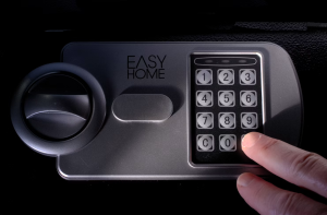 Digital vs Mechanical Safes